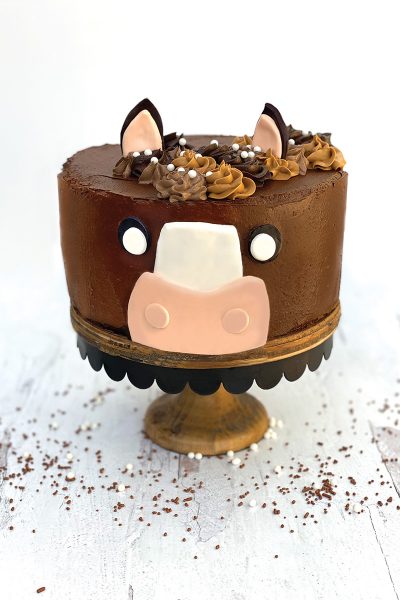 Make a Horsey Cake for the New Year