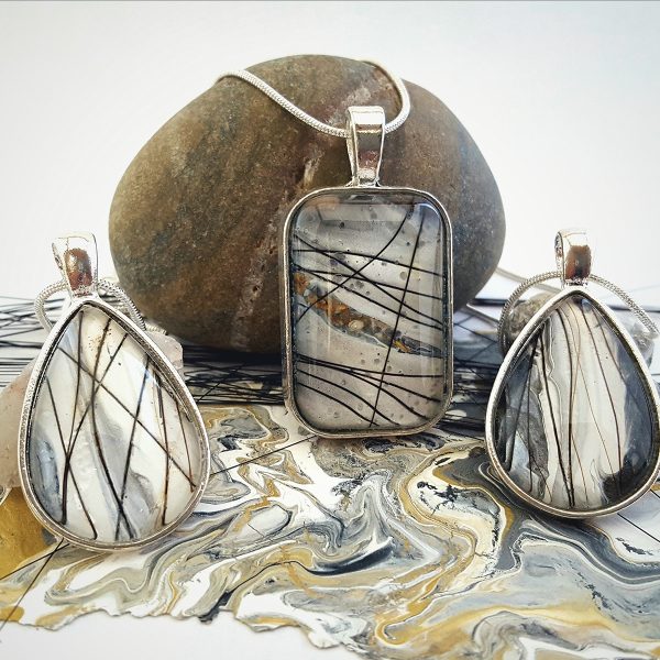 Lillabessie horse hair jewelry.