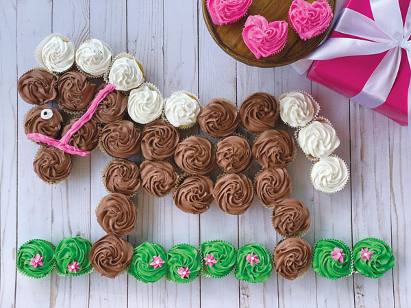 DIY: Spread Love and Horse Cupcakes